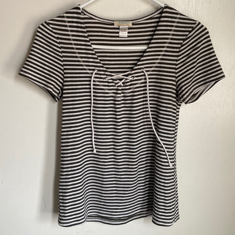 Women’s Buckle Tie Front Blouse/T-shirt (Small)